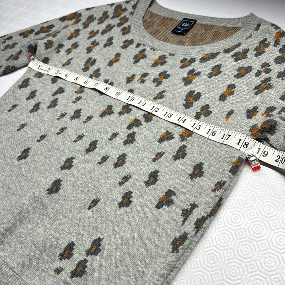 Gap Animal Print Merino Wool Blend Long Sleeve Crew Neck Sweater XS Grey - Picture 9 of 11